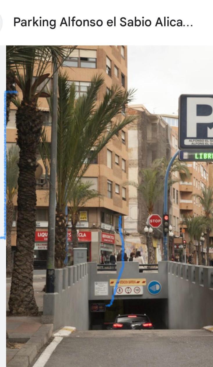 Centrally-Located, Spacious Flat At Historic Centre & Short Walk To Beach Alicante Eksteriør billede