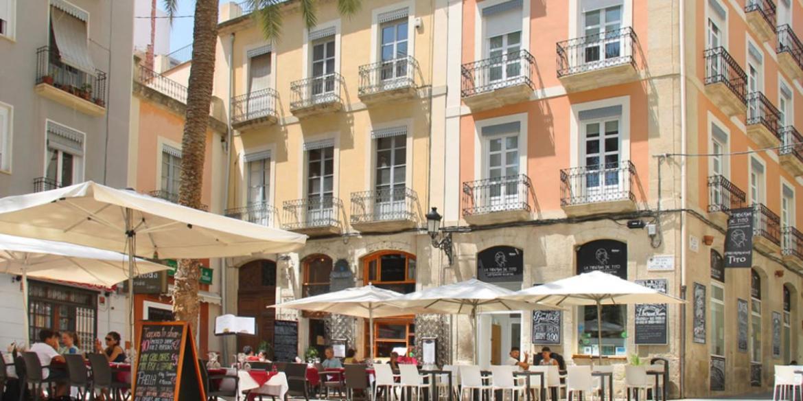 Centrally-Located, Spacious Flat At Historic Centre & Short Walk To Beach Alicante Eksteriør billede