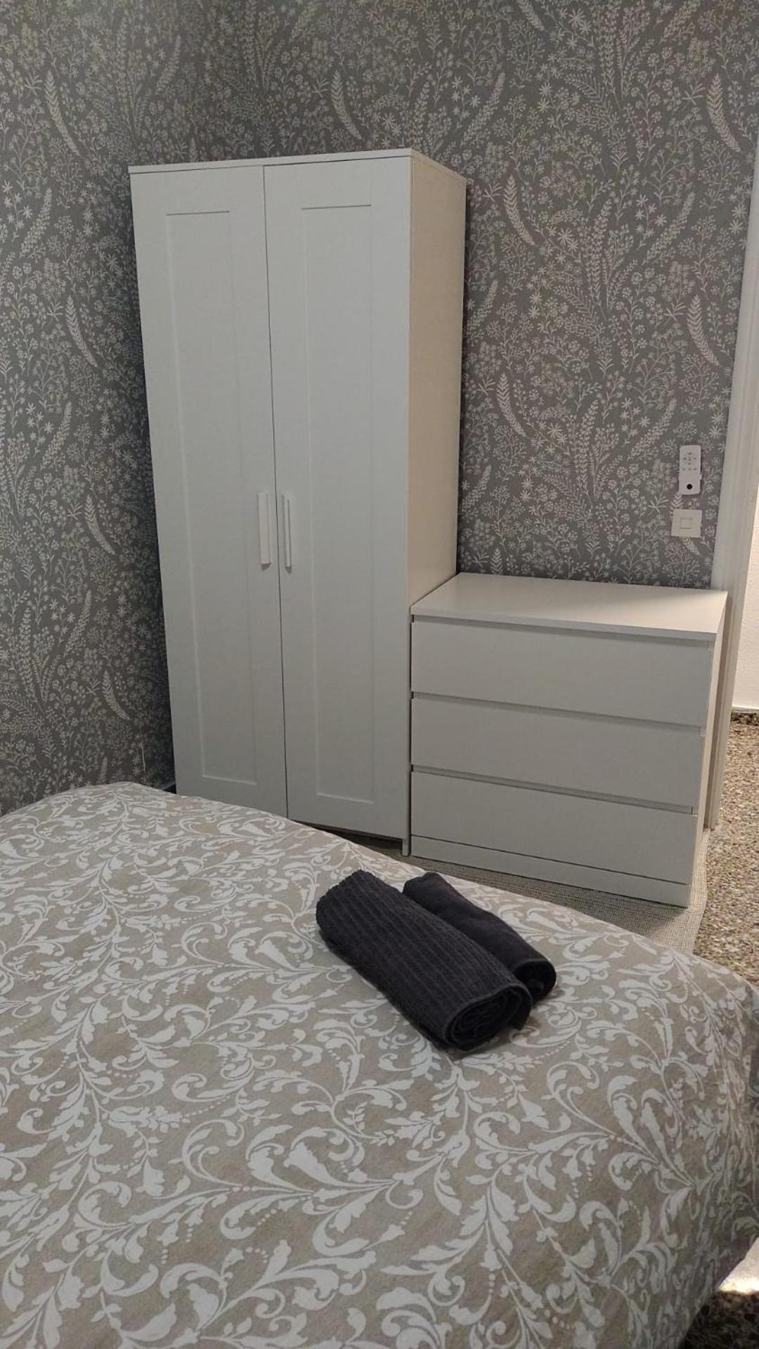 Centrally-Located, Spacious Flat At Historic Centre & Short Walk To Beach Alicante Eksteriør billede