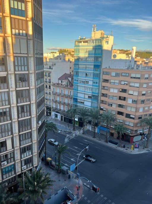 Centrally-Located, Spacious Flat At Historic Centre & Short Walk To Beach Alicante Eksteriør billede