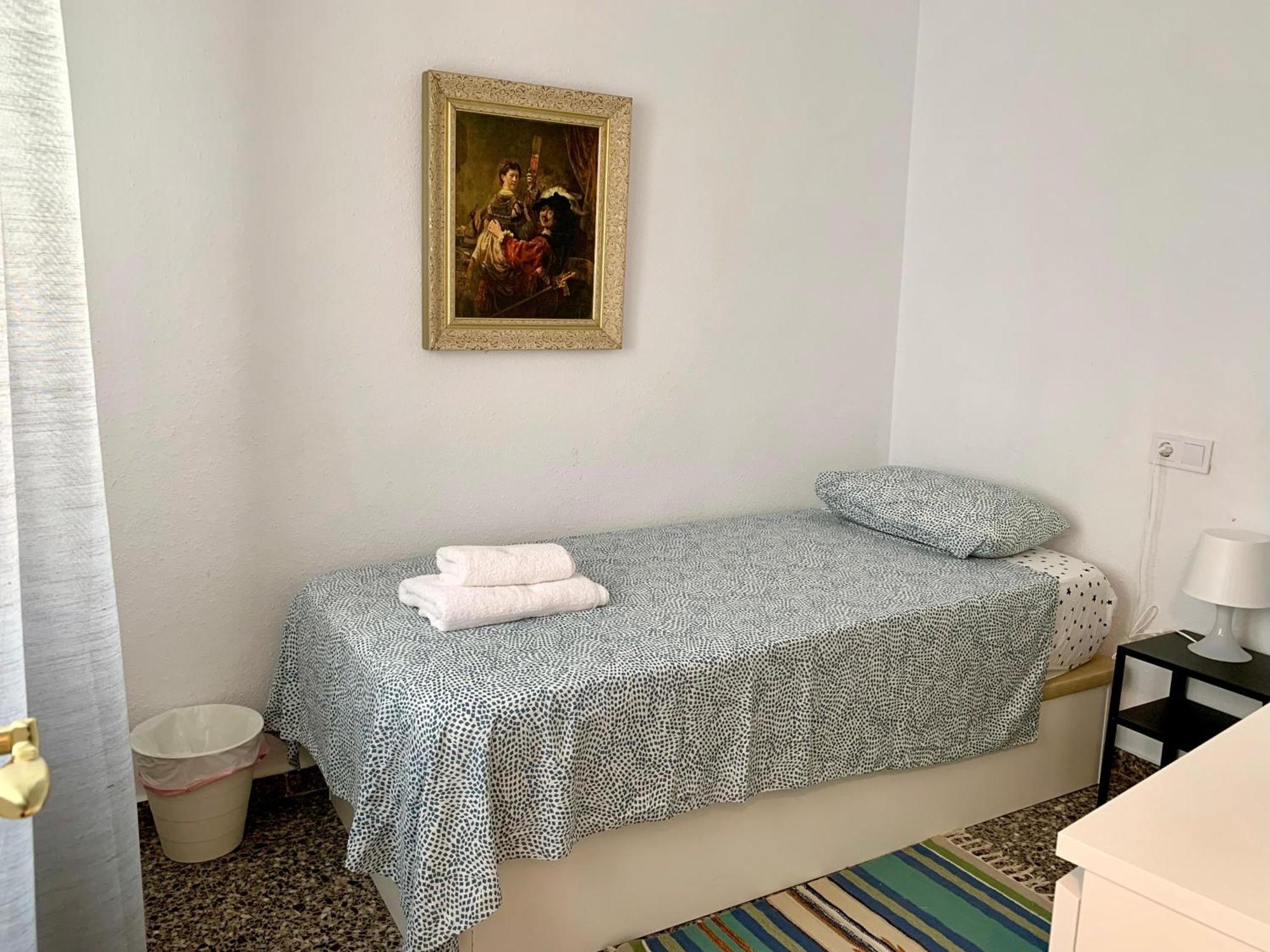 Centrally-Located, Spacious Flat At Historic Centre & Short Walk To Beach Alicante Eksteriør billede