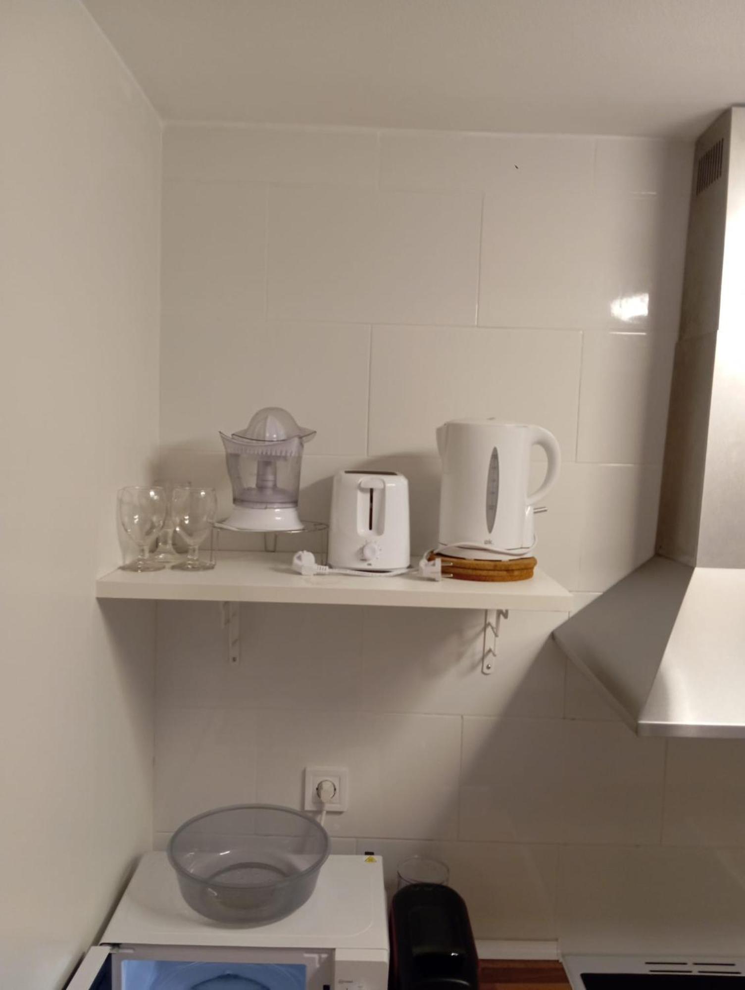 Centrally-Located, Spacious Flat At Historic Centre & Short Walk To Beach Alicante Eksteriør billede
